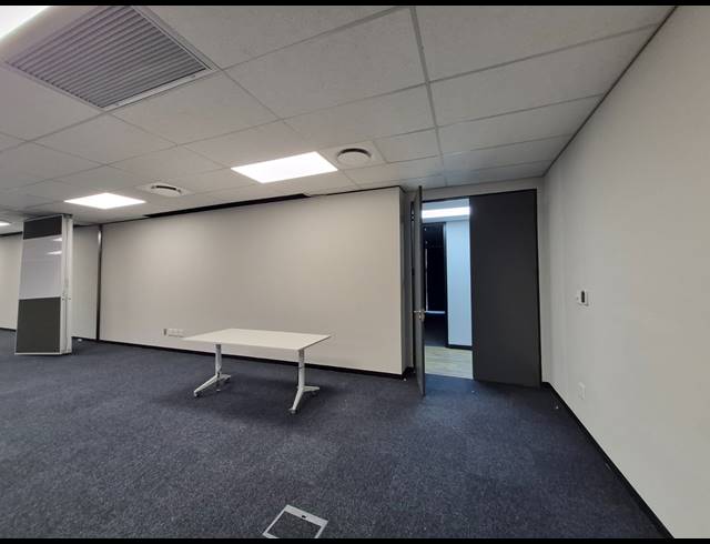 133M² OFFICE TO LET IN MELROSE ESTATE